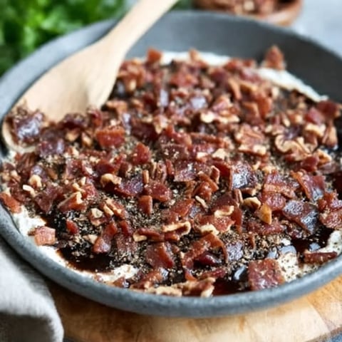 A bowl of bacon bits.